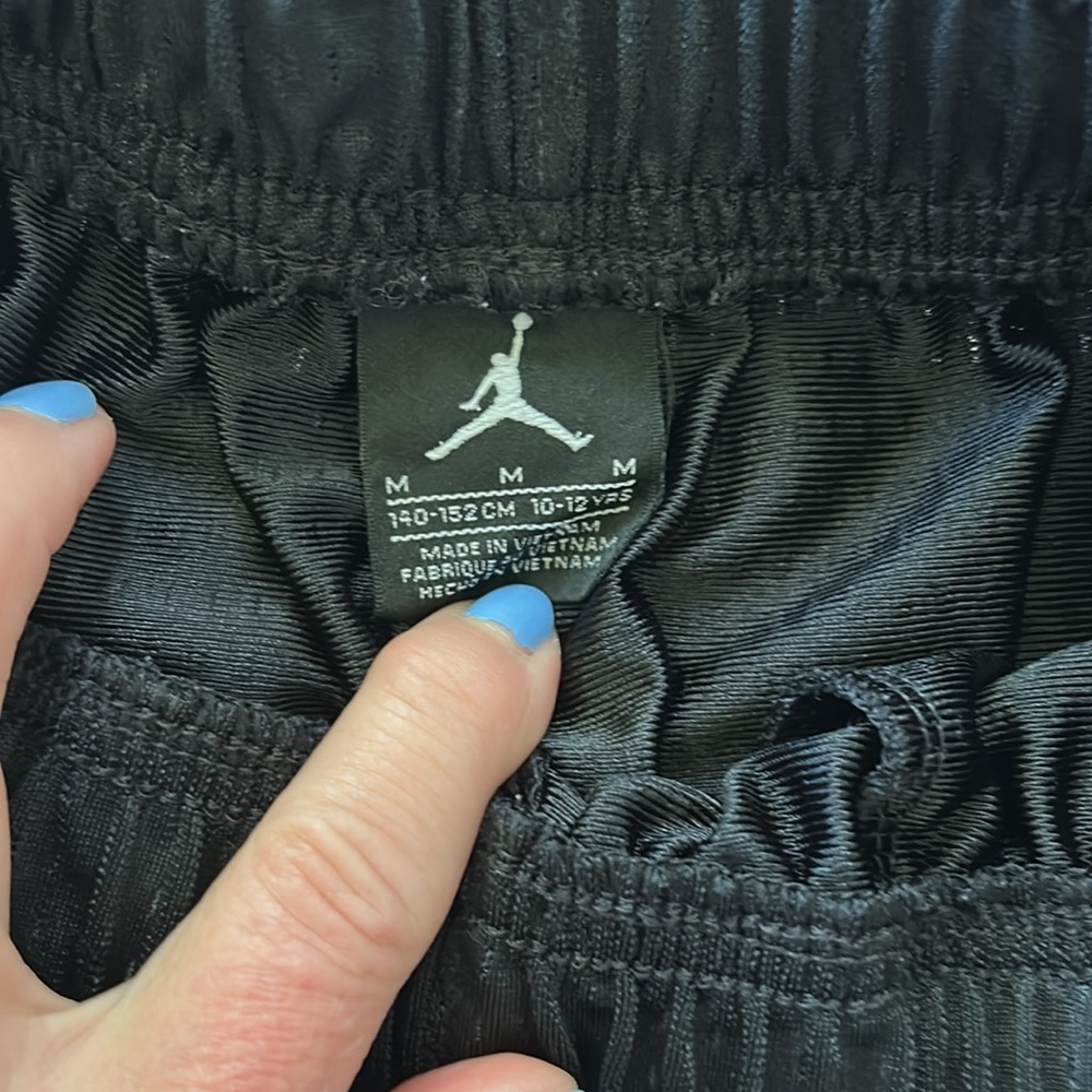 Jordan Black Performance Shorts - Picture 2 of 3